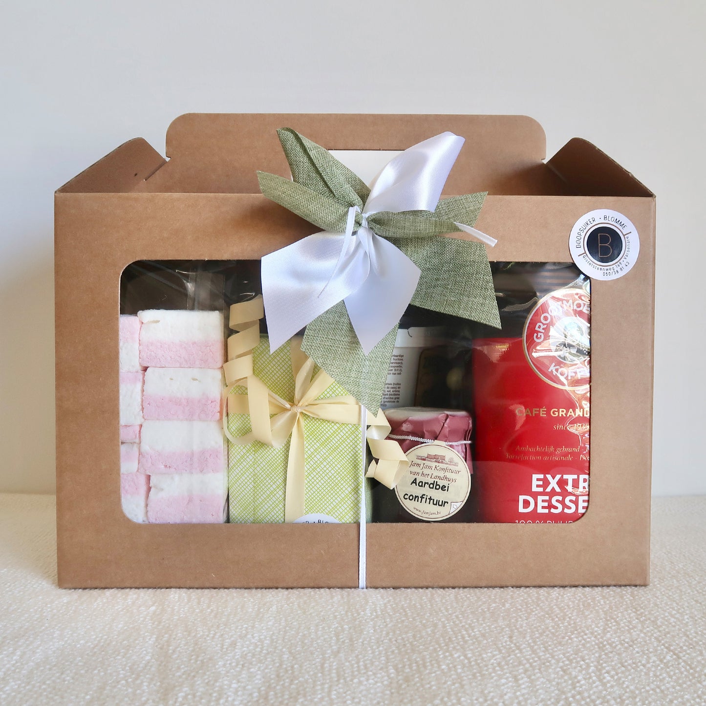 Geschenkbox met lekkernijen (large)